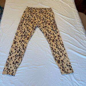 Fabletics XL leopard leggings w pocket; gym yoga workout